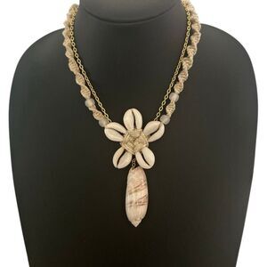 Lot of 2 Vtg Nautical Beach Themed Necklaces Shell Flower & Single Shell Pendant